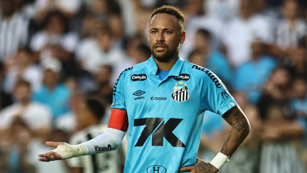 Neymar hace ‘berrinche’ al ser sustituido y deja al Santos en puestos del descenso en el Brasileirao