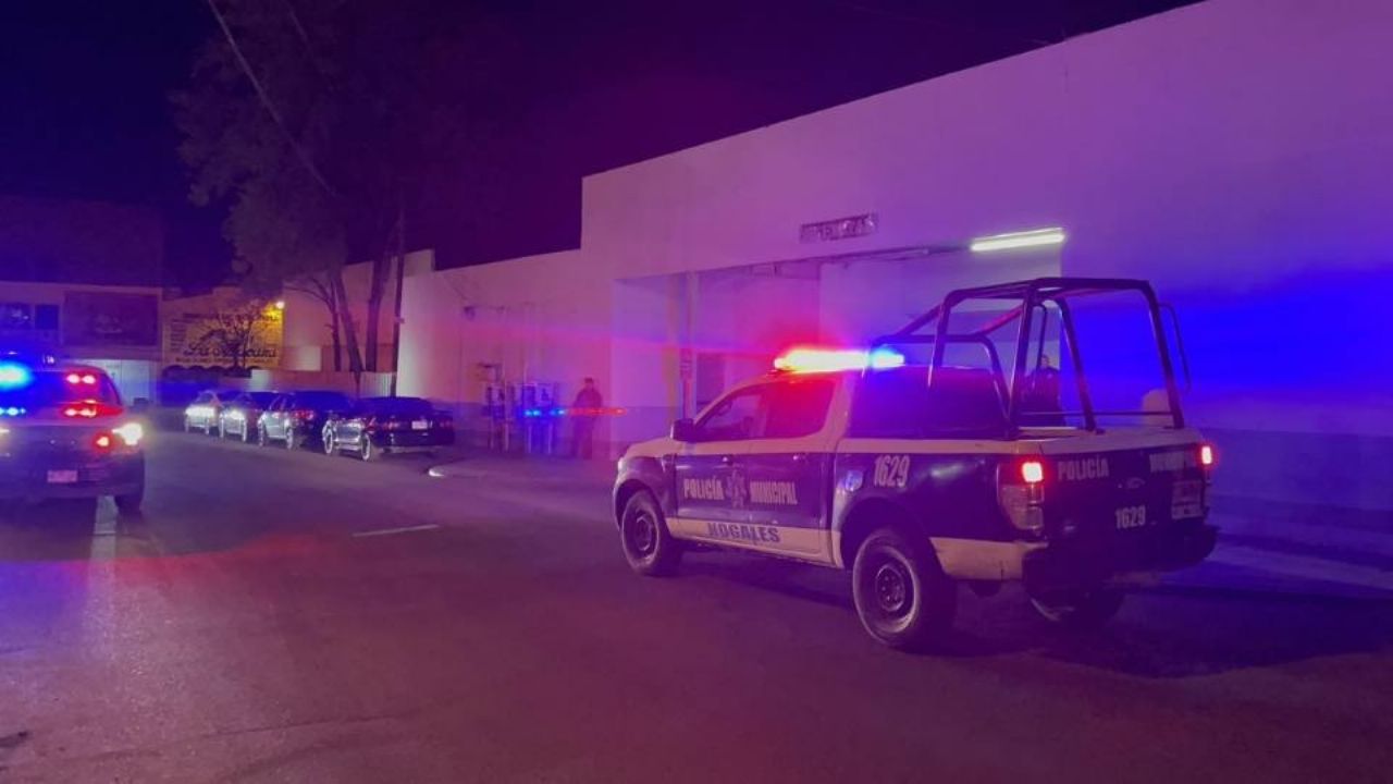 Hombre recibe balazo desde un vehículo desconocido y resulta lesionado al norte de Sonora