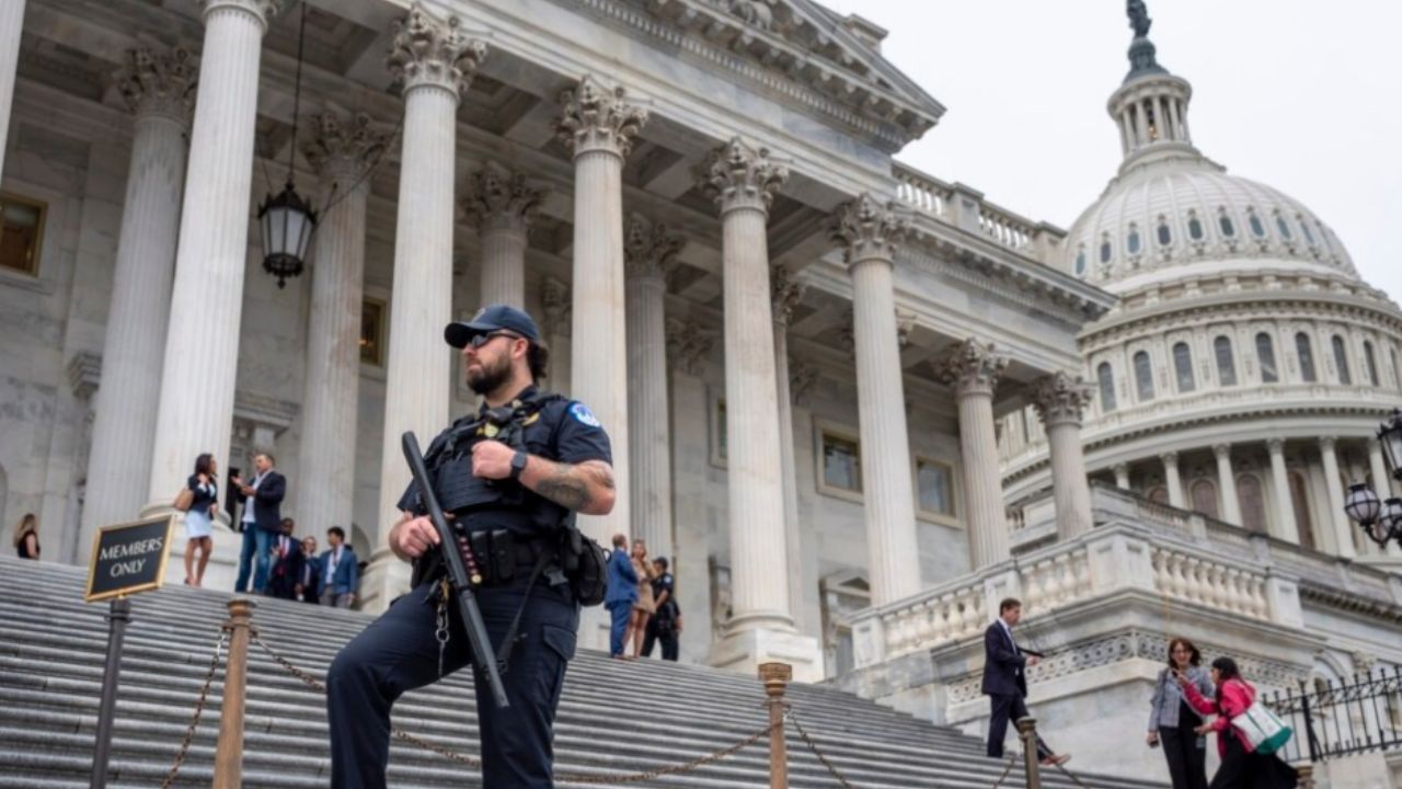 EU: Cámara de Representantes aprueba financiamiento para reabrir Gobierno; Trump firmará orden