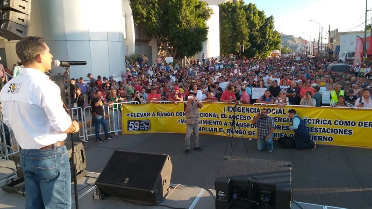 Miles de usuarios se manifiestan en Hermosillo y exigen mejoras urgentes a la CFE
