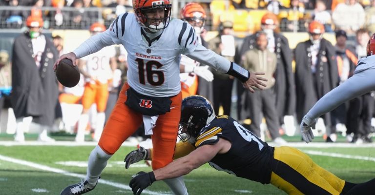 Flacco sufrió en demasía con la defensa de los Steelers