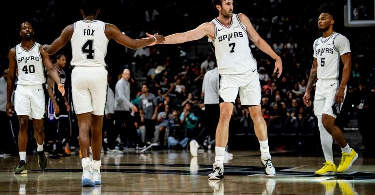 Los Spurs volvieron a la senda del triunfo