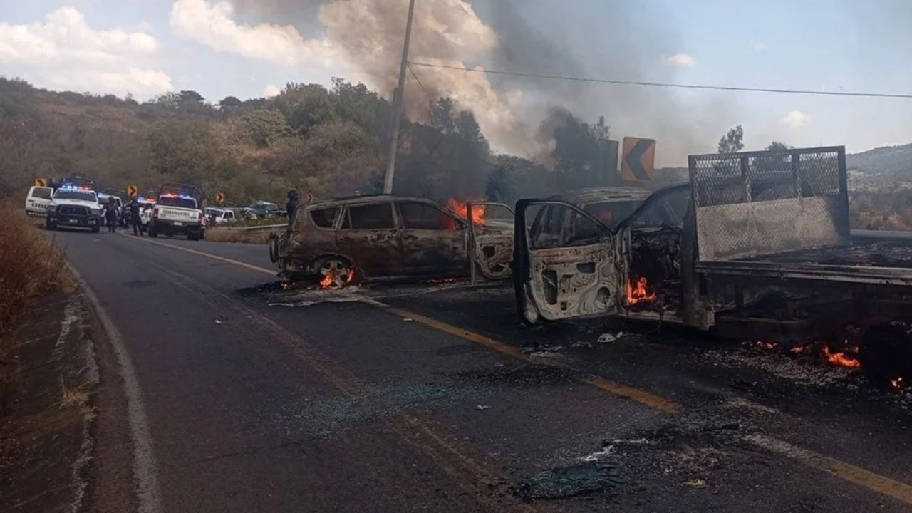 Sheinbaum niega represión en marcha Gen Z, se registran narcobloqueos en Michoacán y más en Top 3 México