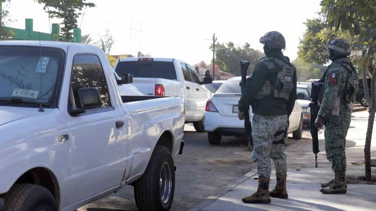 Catean casa relacionada con asesinato de policía en Hermosillo; hallan droga y dos motos