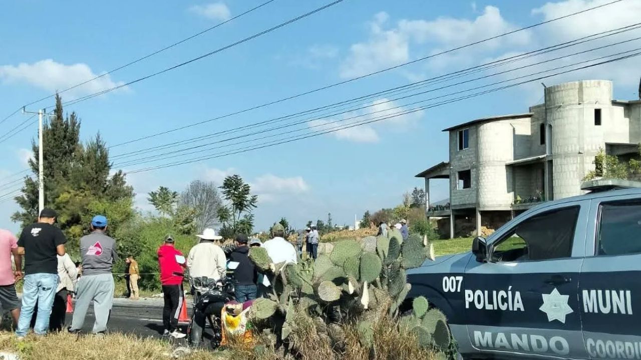 Fuerte CHOQUE entre tráiler y tractor agrícola deja un hombre sin vida en Chilcuautla, Hidalgo