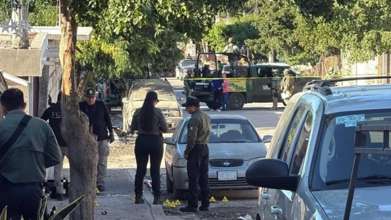 Sicarios sorprenden y matan a balazos a mujer afuera de un domicilio al sureste de Culiacán