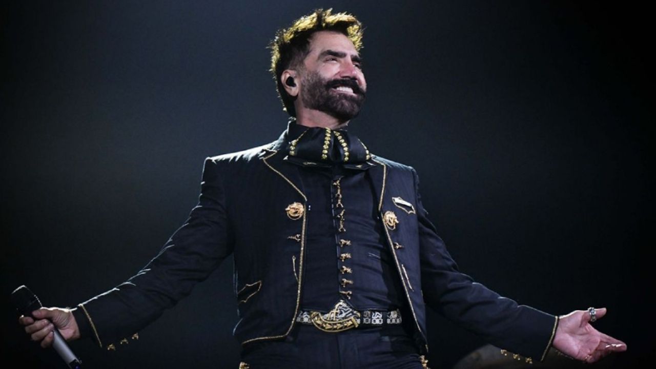 No podía ni hablar: Exhiben VIDEO de Alejandro Fernández en aparente estado de ebriedad en concierto