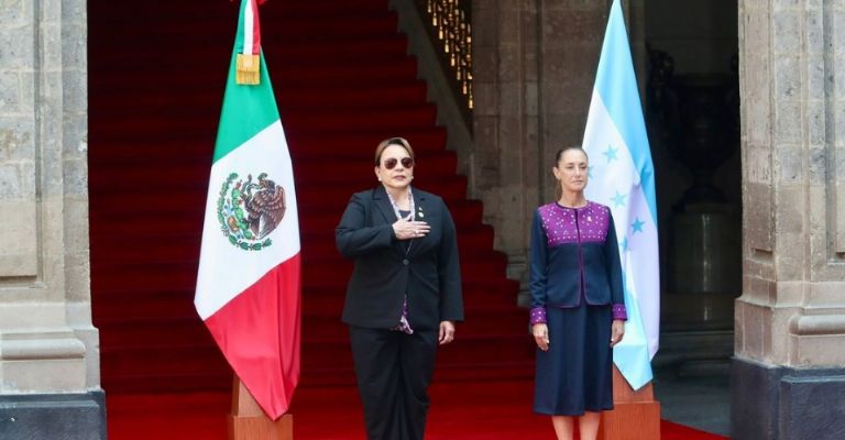 Ceremonia protocolaria en el Patio de Honor en Palacio Nacional