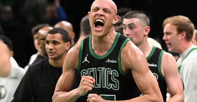 Los Celtics festejaron ante su afición