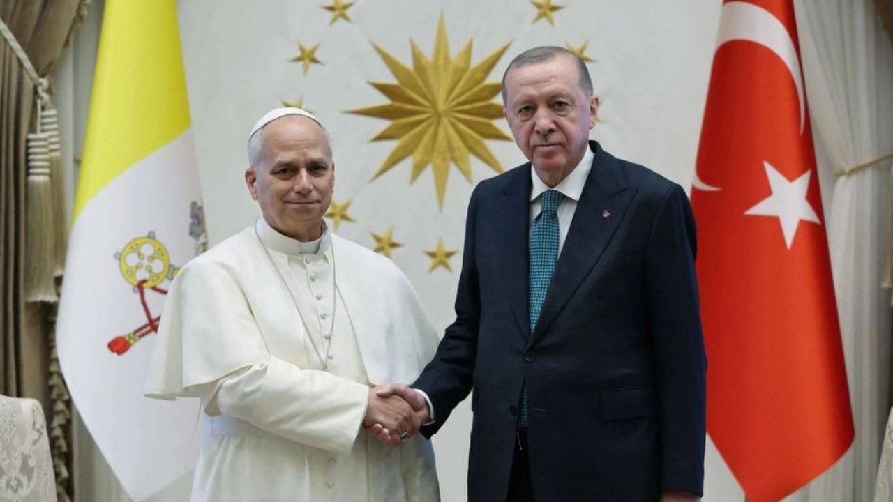 El Papa León XIV inicia su primer viaje internacional de su papado en Turquía