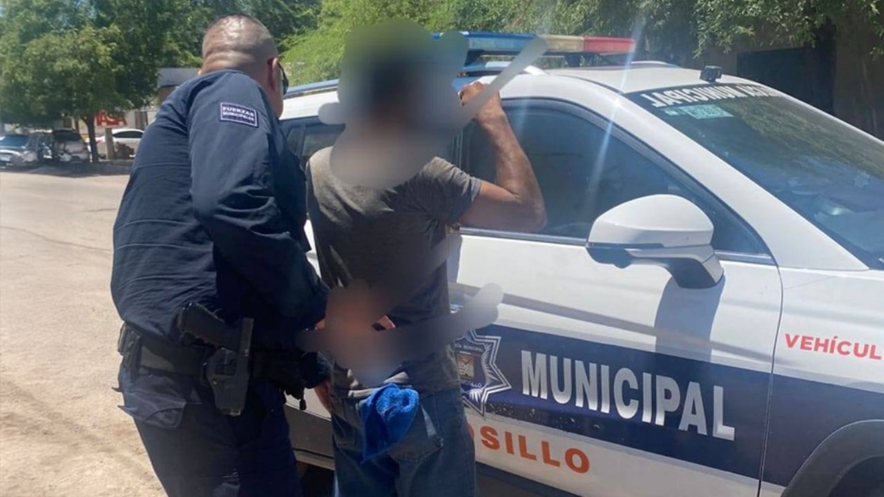 Detienen a tres hombres por violentar a tres mujeres en Hermosillo; le hallaron armas blancas