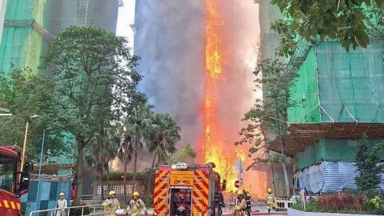 Suman 128 muertos tras VORAZ incendio en Hong Kong; continúa búsqueda de SOBREVIVIENTES