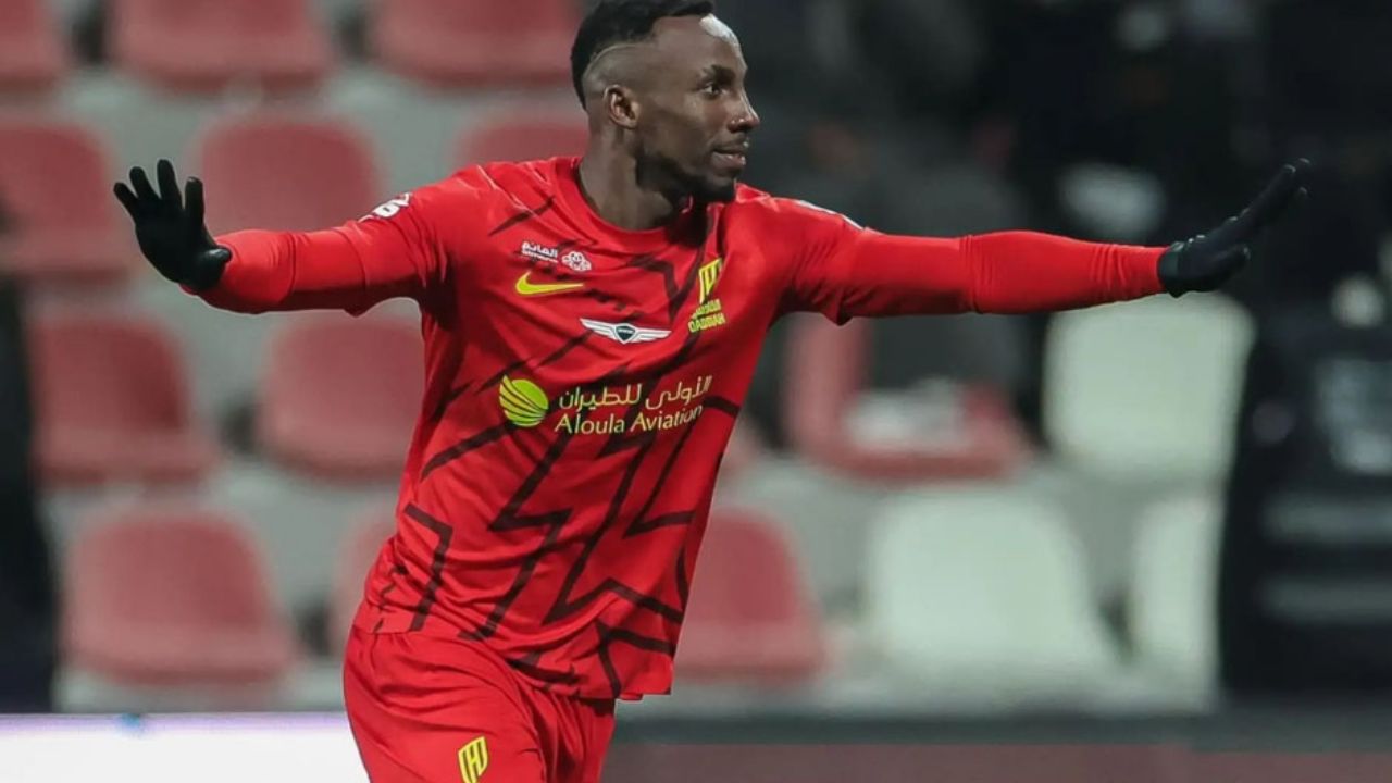 Quiñones sigue ‘on fire’, pero no puede evitar la derrota del Al-Qadisiya