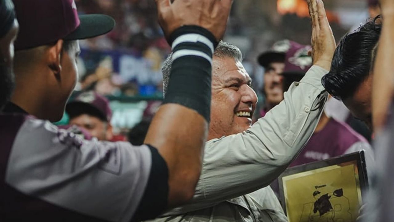 Venados de Mazatlán le brinda merecido reconocimiento a una de sus máximas leyendas