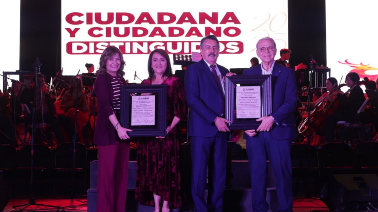 Entregan reconocimiento a Ciudadana Distinguida 2025 y Ciudadano Distinguido 2025 en Ciudad Obregón