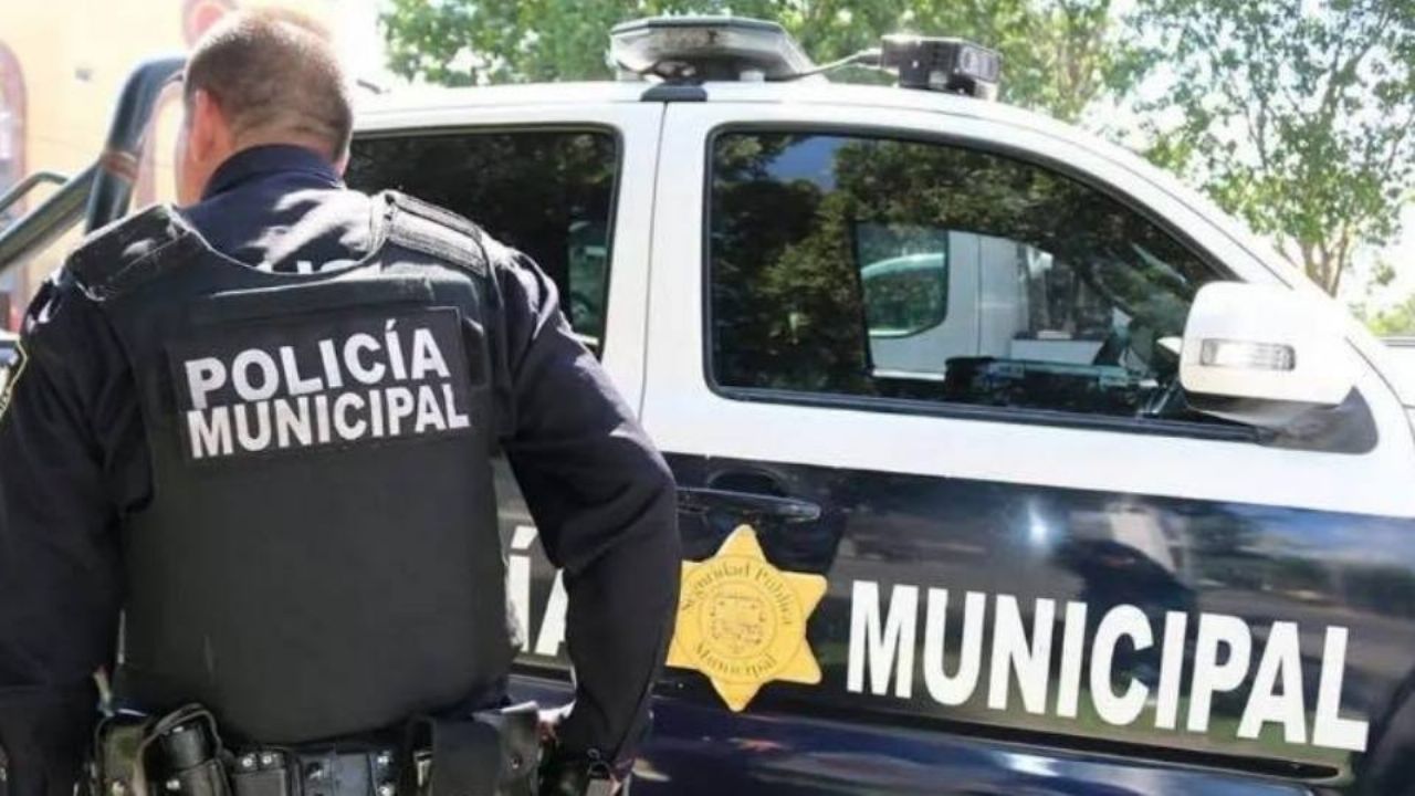 Menor de 15 años golpea en el rostro a una mujer en Nogales; madre participó en la agresión