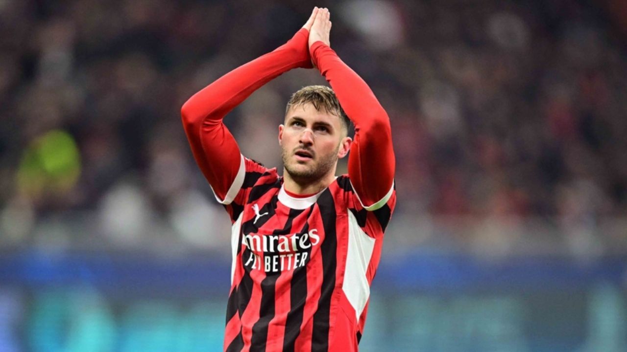 Representante de Santiago Giménez confirma las ofertas de la Premier League: “No me sorprende”