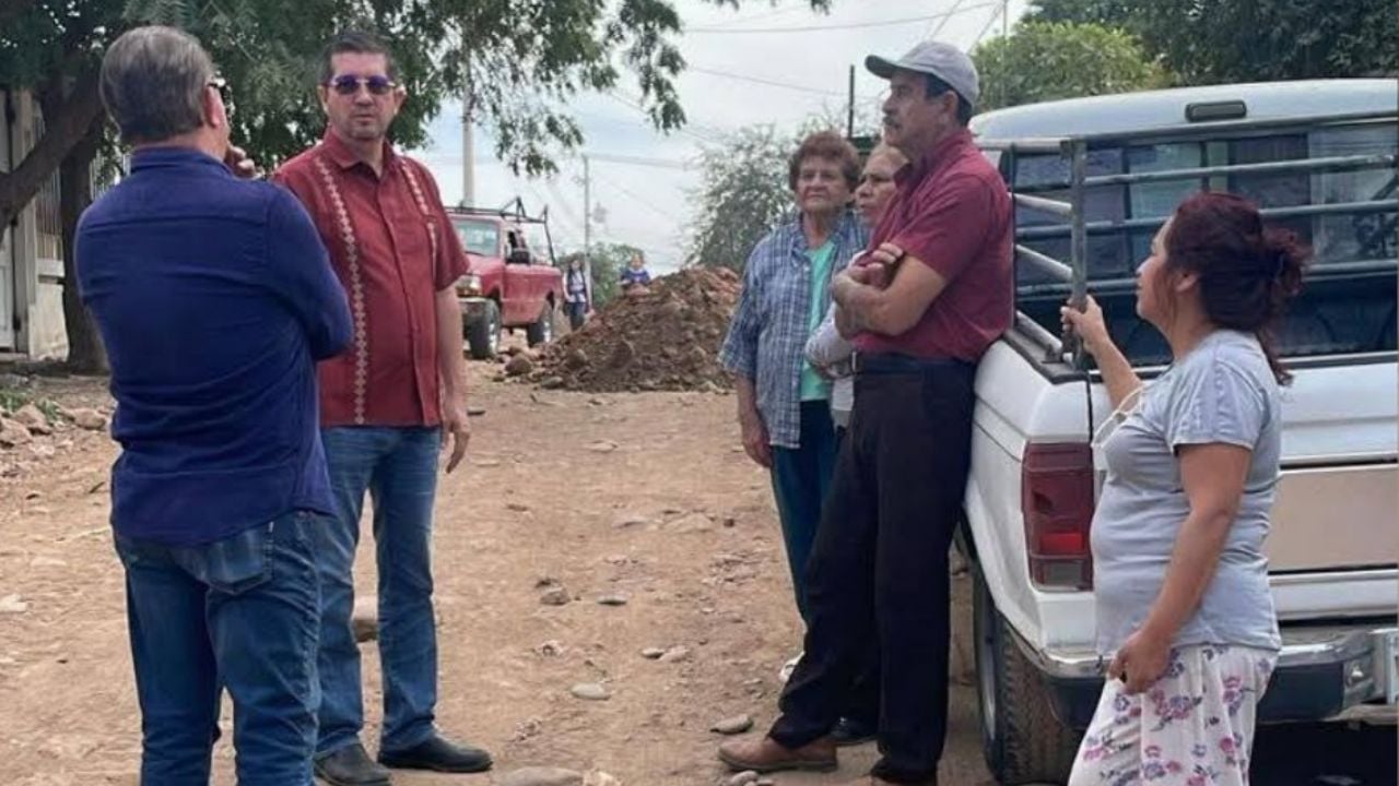 Alcalde de Navojoa supervisa la rehabilitación de drenaje en la colonia Mocúzarit