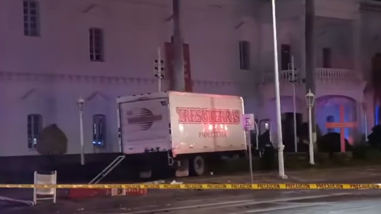 Ejecutan a trailero en pleno Centro; el cuerpo quedó frente al Ayuntamiento de Culiacán