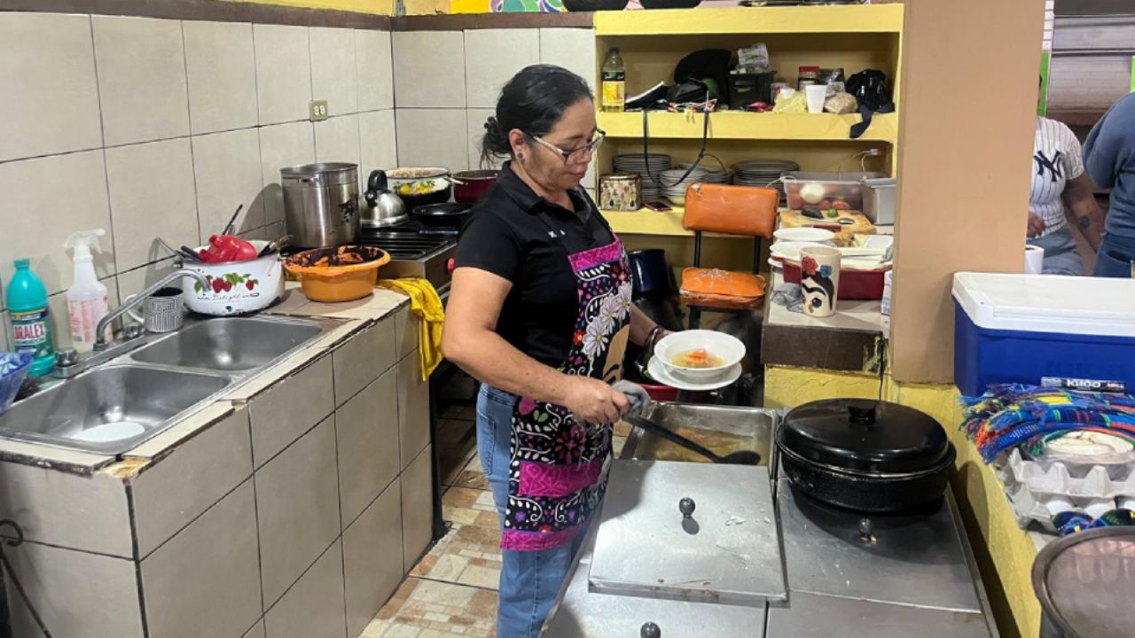 ‘La Micha’ en Empalme: Su cocina económica cumple 22 años siendo la favorita del Mercado Municipal