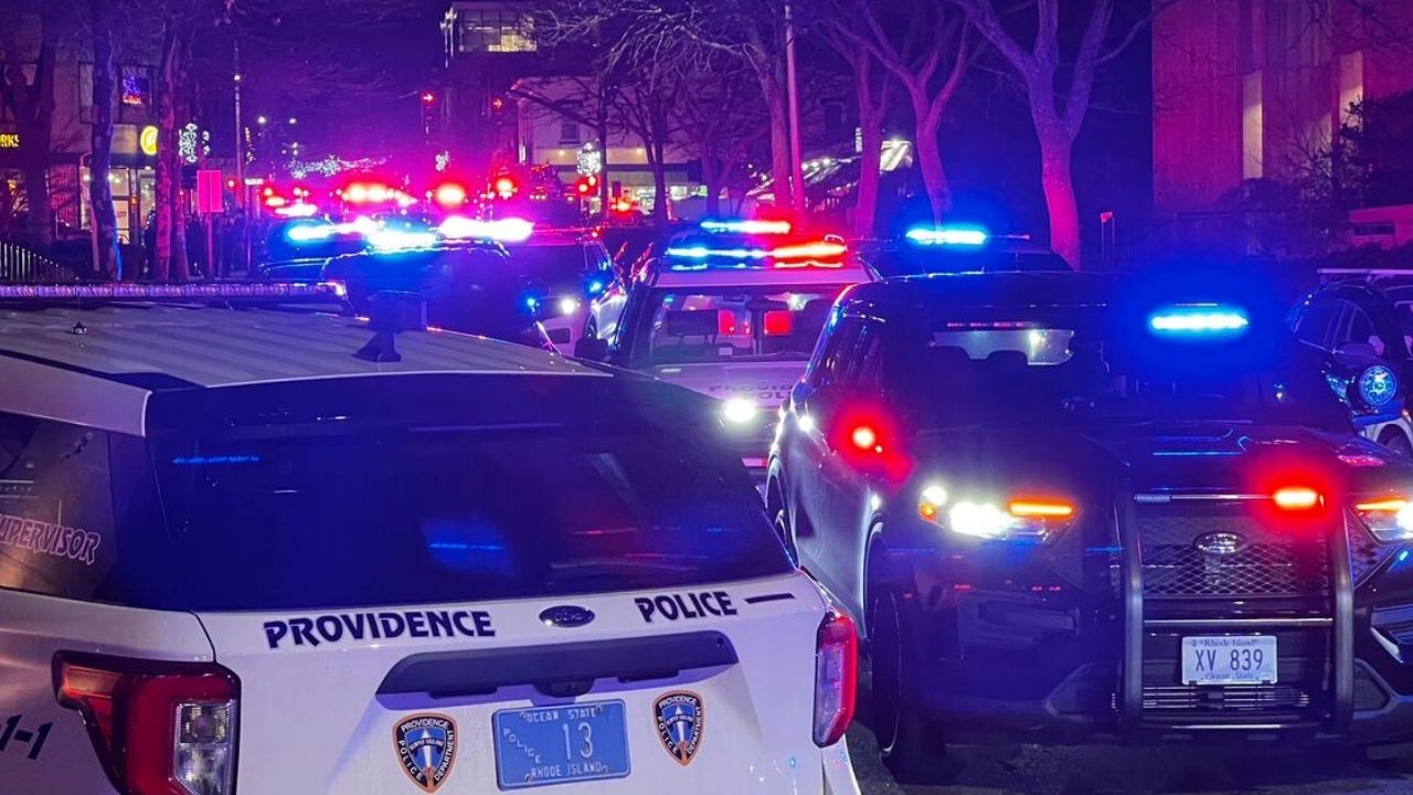 Detienen a presunto implicado en TIROTEO en la Universidad Brown que dejó 2 de muertos