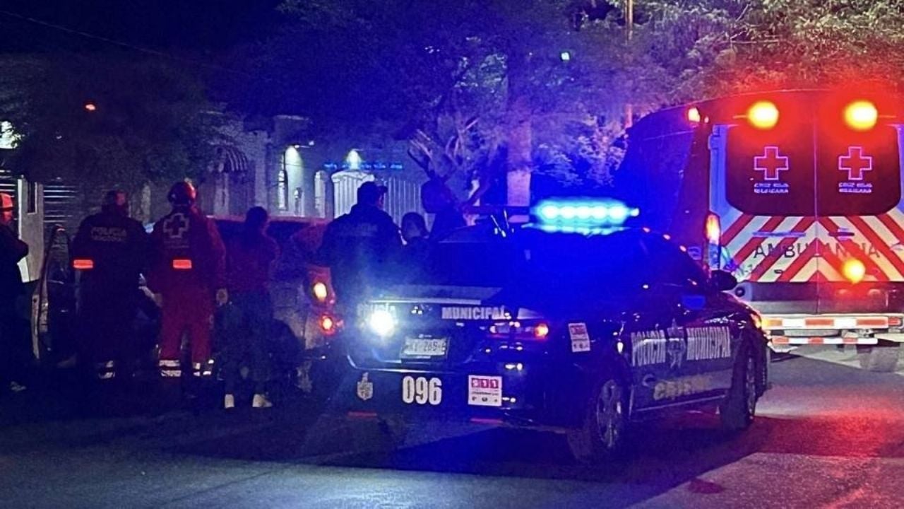 Reportan choque entre motociclista y automóvil al oriente de Ciudad Obregón; hay dos víctimas