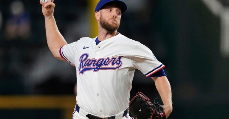 Kelly cumplió también con los Rangers