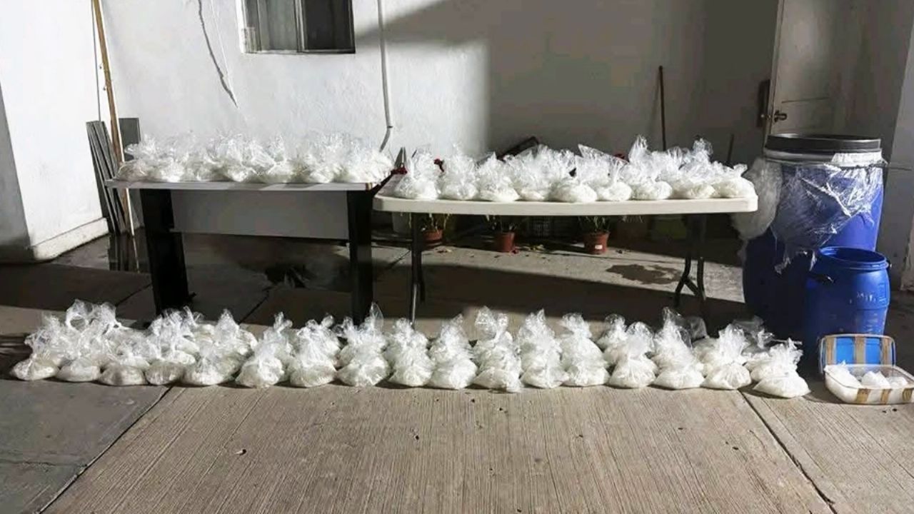 Duro golpe al narco en Sonora: Ejército asegura a tres sujetos y 85 kilos de metanfetamina