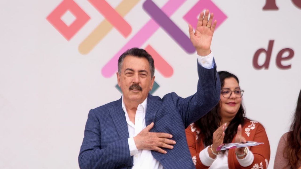 Javier Lamarque participa en el Primer Encuentro Estatal de Tejedoras de la Patria en Hermosillo