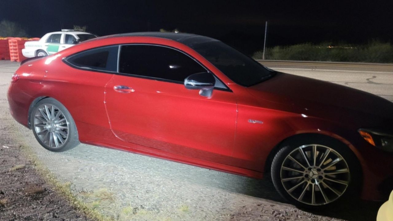 Detienen a dos estadounidenses armados en frontera Sonora-Arizona; transportaban a migrantes