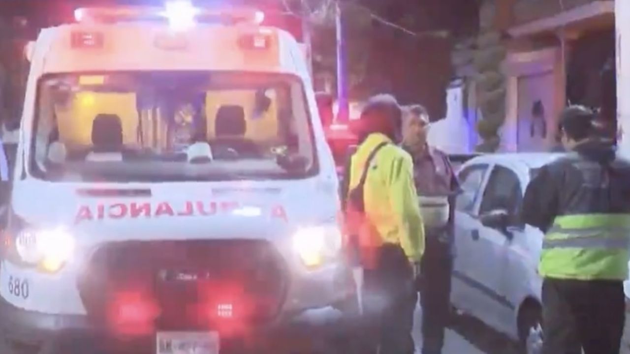 Luces navideñas provocan VORAZ INCENDIO en vivienda de CDMX: Reportan 4 víctimas