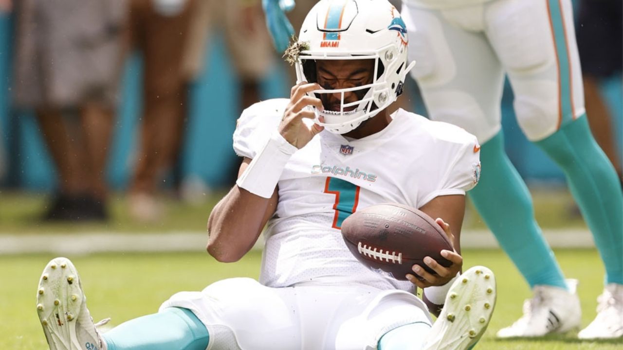 ¿Tua Tagovailoa a la banca? Dolphins consideran un cambio en la posición de quarterback