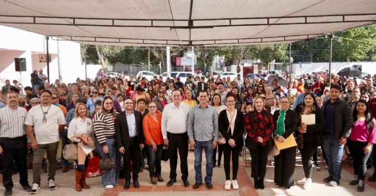 Gobierno de Sonora entrega estímulos económicos a personas con discapacidad en Hermosillo