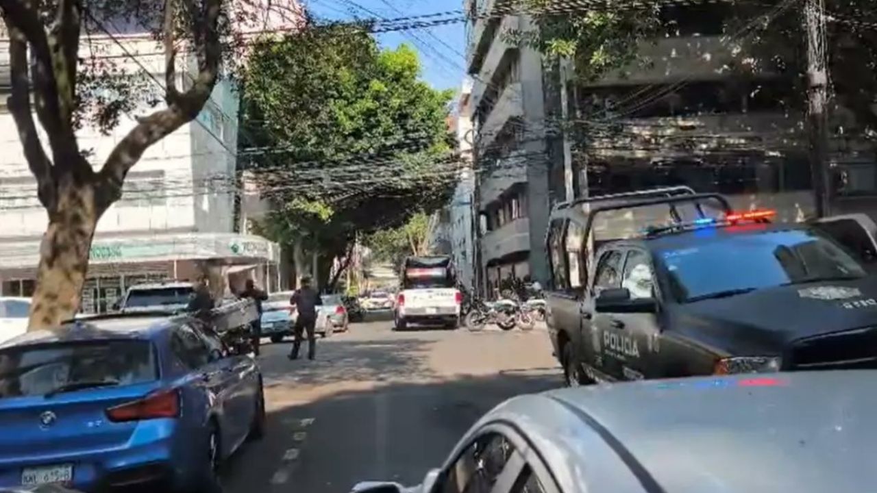 VIDEO: Operativo contra la EXTORSIÓN termina en BALACERA en la Cuauhtémoc, CDMX; hay heridos