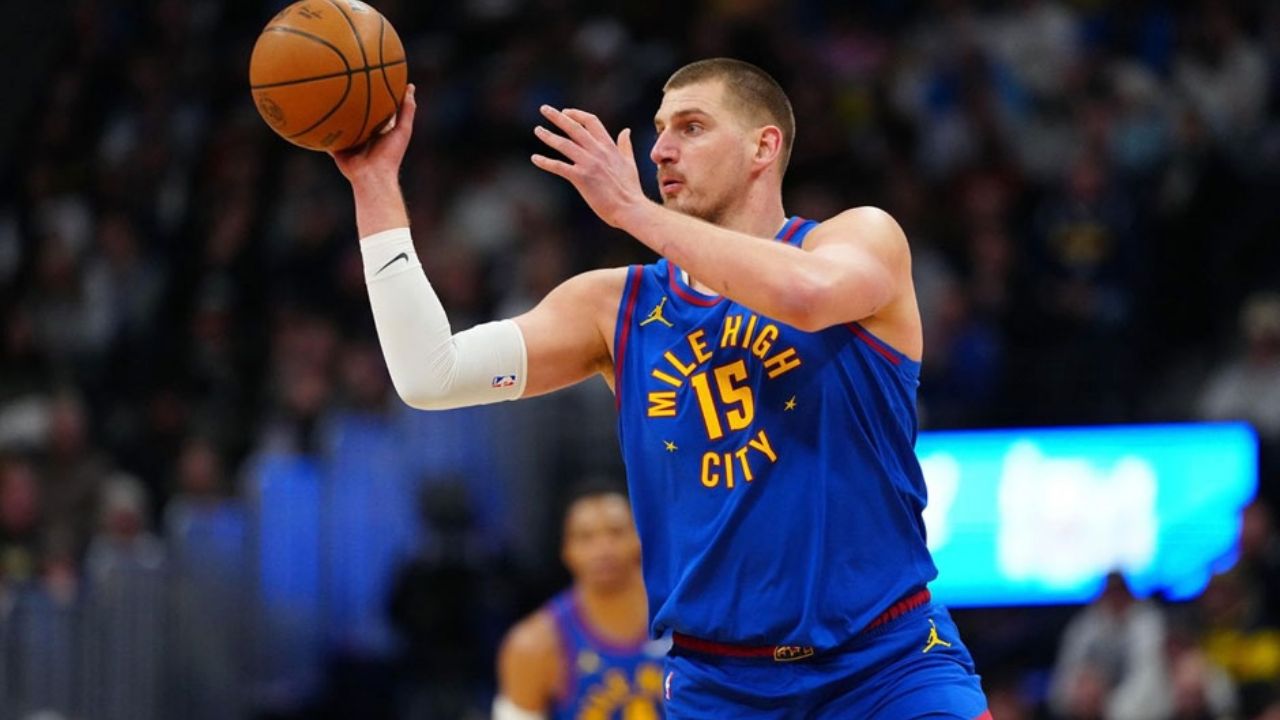 Noche histórica de Nikola Jokic: Rompe marca de asistencias de Kareem Abdul-Jabbar
