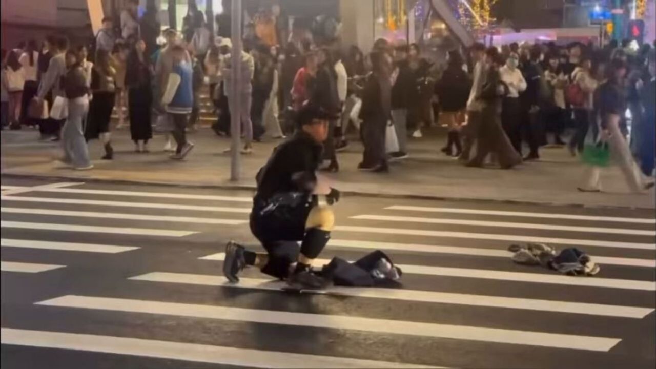 Taiwán: Con ARMA BLANCA hombre mata a 4 personas en vía pública; el agresor se suicidó