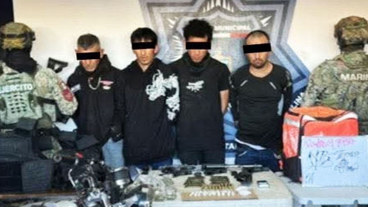 Caen cuatro miembros de célula criminal en Cajeme; decomisan armas, drogas y equipo táctico