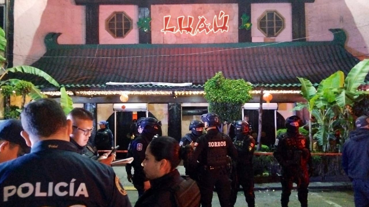 Motosicarios desatan balacera dentro de restaurante en CDMX; hay un muerto y un lesionado