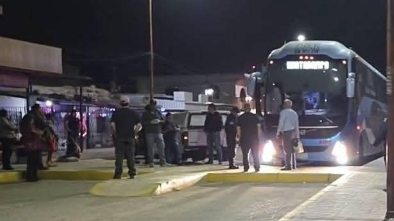 Alerta en Sonora: Dentro de un baño en un autobús, localizan a un hombre sin vida; esto se sabe