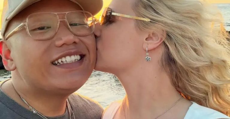 Jacob Batalon y Verónica Leahov