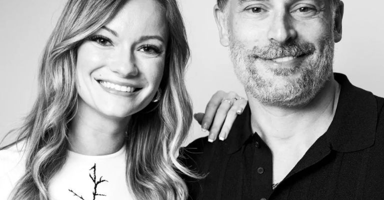 Joe Manganiello y la actriz  Caitlin O'Connor  