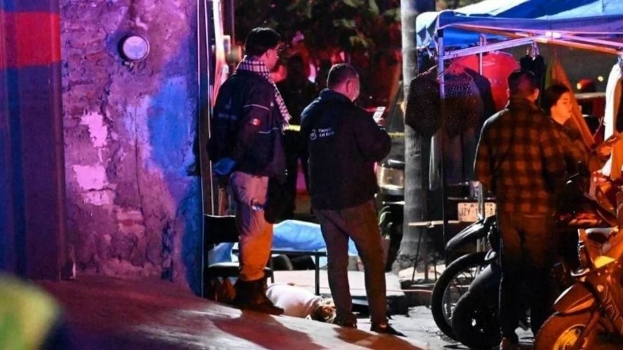 Iban por ‘La Güera’: Asesinan a dos hombres y una mujer afuera de un bar en Tonalá, Jalisco