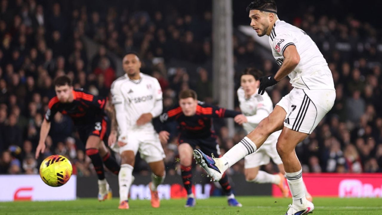 Navidad adelantada: Con gol de Jiménez, el Fulham derrota al Nottingham Forest