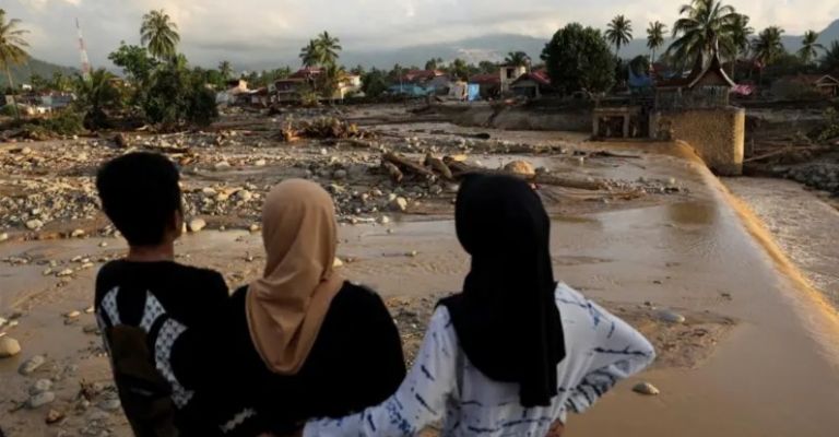 3 Millones de personas se vieron afectadas en Indonesia por las lluvias e inundaciones