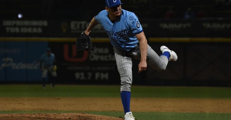 Lara no estuvo efectivo en sus lanzamientos y cargó con el revés