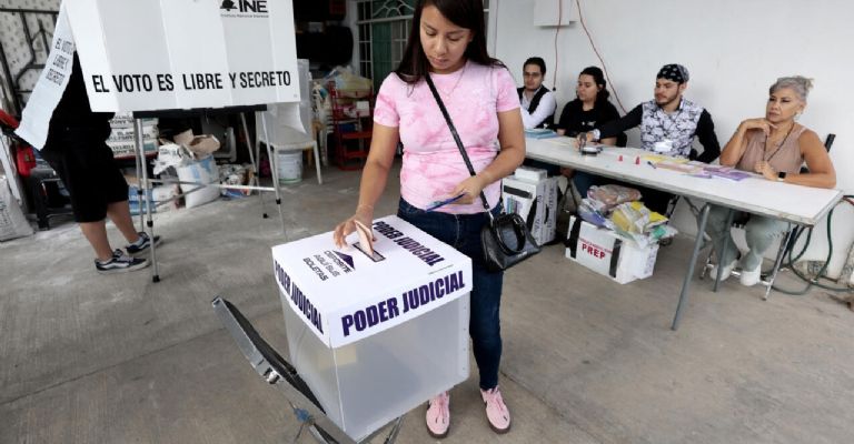 Se reportó una participación baja, alrededor del 13 por ciento del padrón electoral.