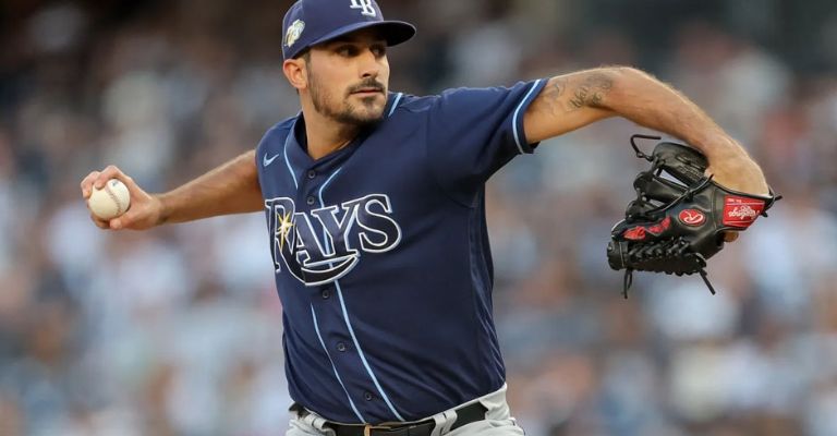 Eflin jugó anteriormente con los Rays