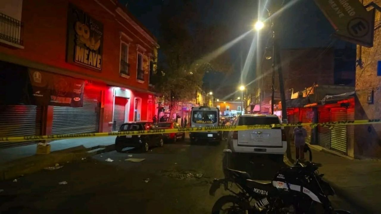 Sicario irrumpe en restaurante del Centro CDMX y desata BALACERA; confirman un muerto y un herido