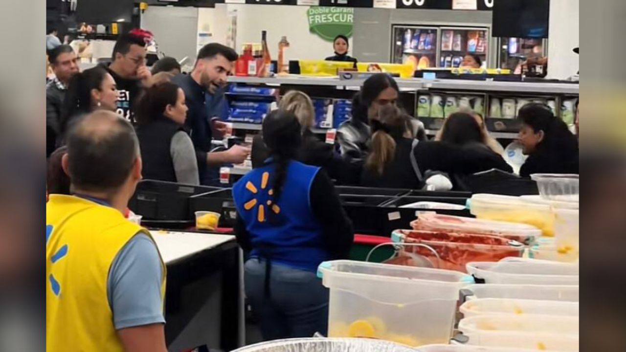 ‘Lady Pavo’ se vuelve viral en el cierre del 2025 tras pelea en supermercado de la CDMX (VIDEO)