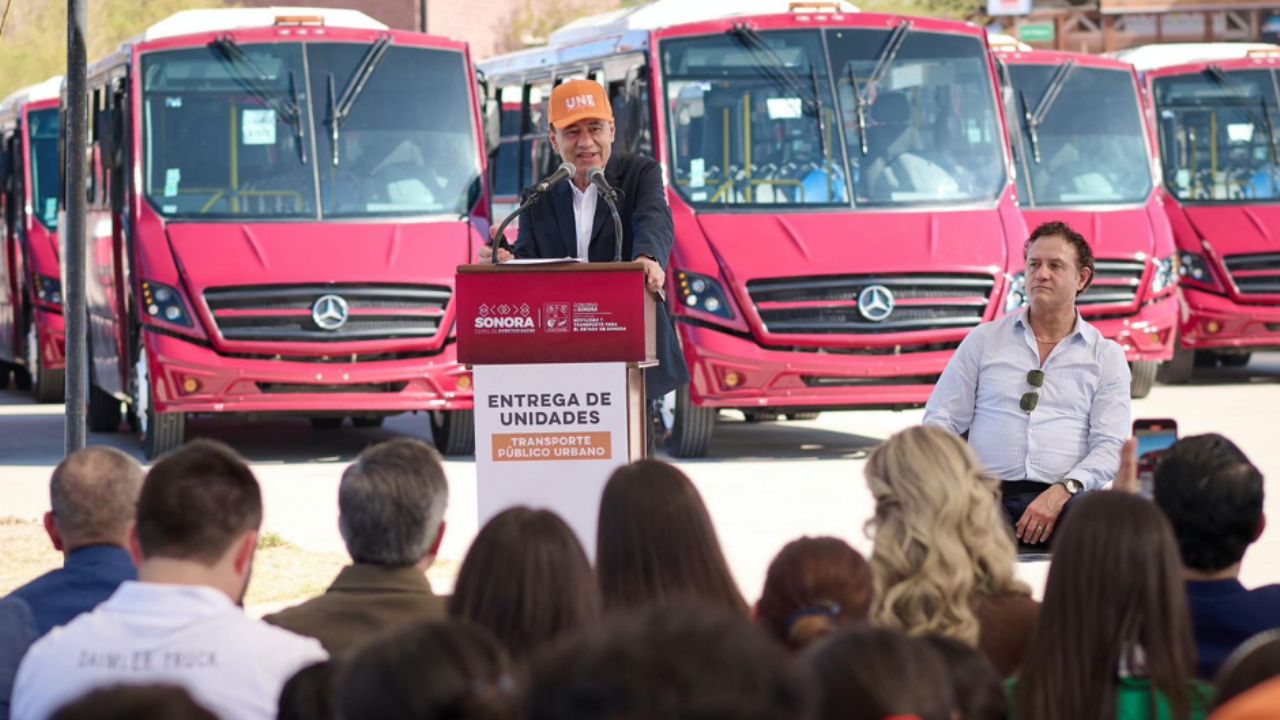 Alfonso Durazo anuncia la incorporación de 49 unidades nuevas en el sistema de transporte público de Hermosillo